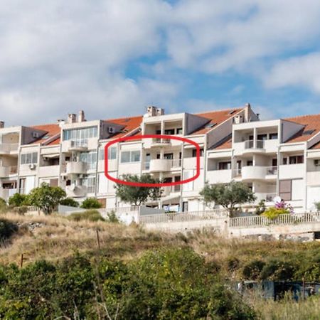 Sea View Apartment Reno W/Garage Split Bagian luar foto