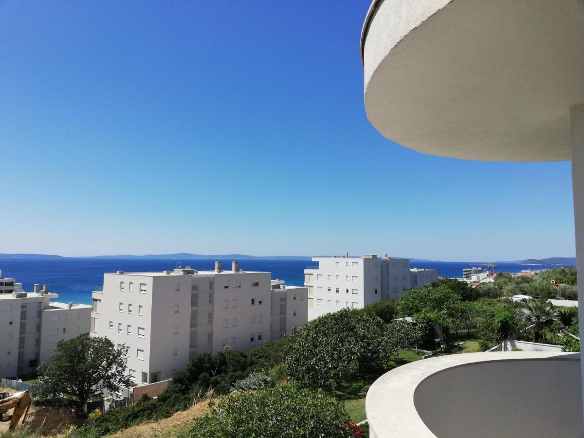 Sea View Apartment Reno W/Garage Split Bagian luar foto