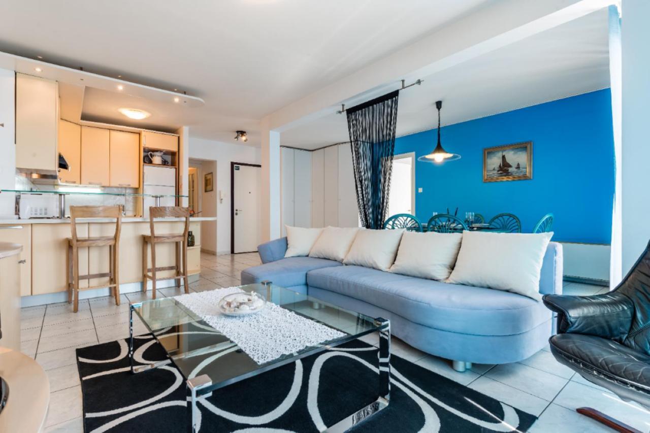 Sea View Apartment Reno W/Garage Split Bagian luar foto