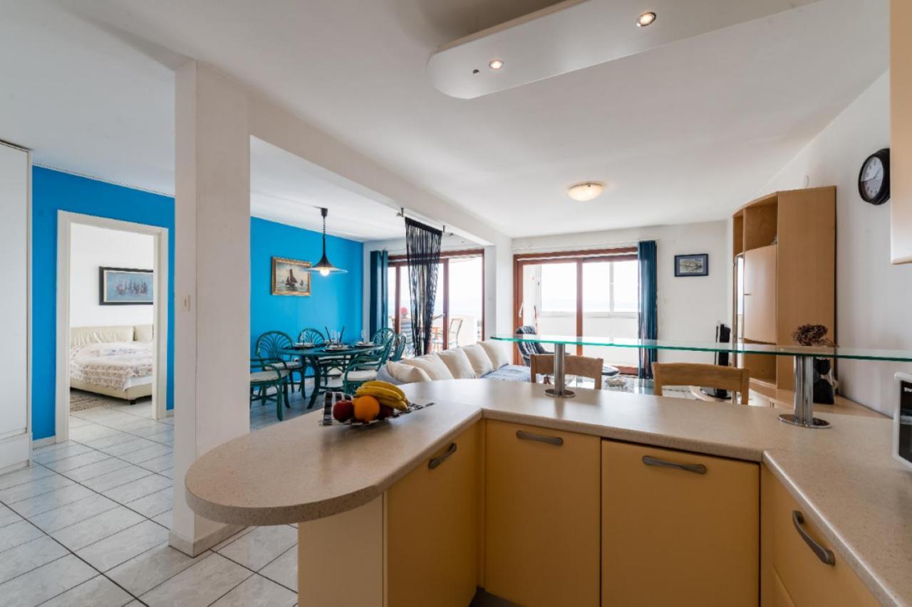 Sea View Apartment Reno W/Garage Split Bagian luar foto
