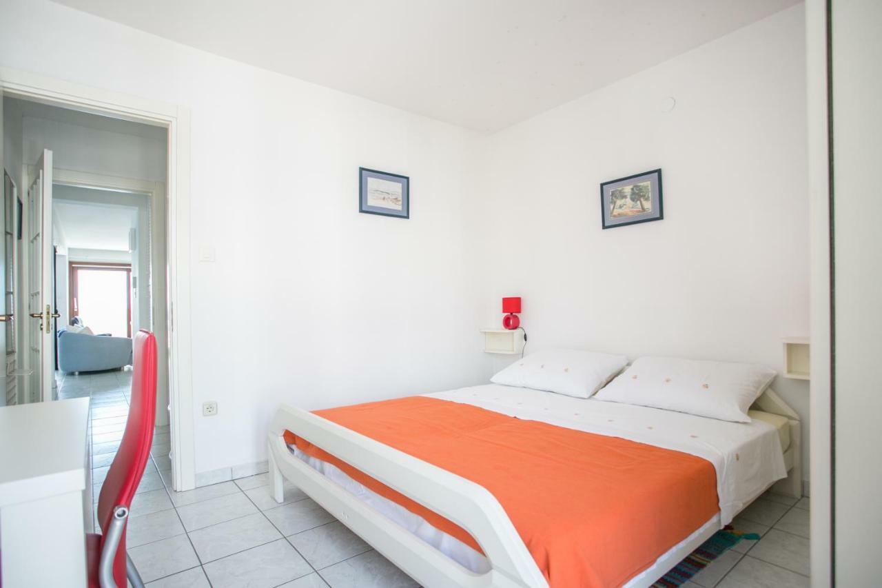 Sea View Apartment Reno W/Garage Split Bagian luar foto