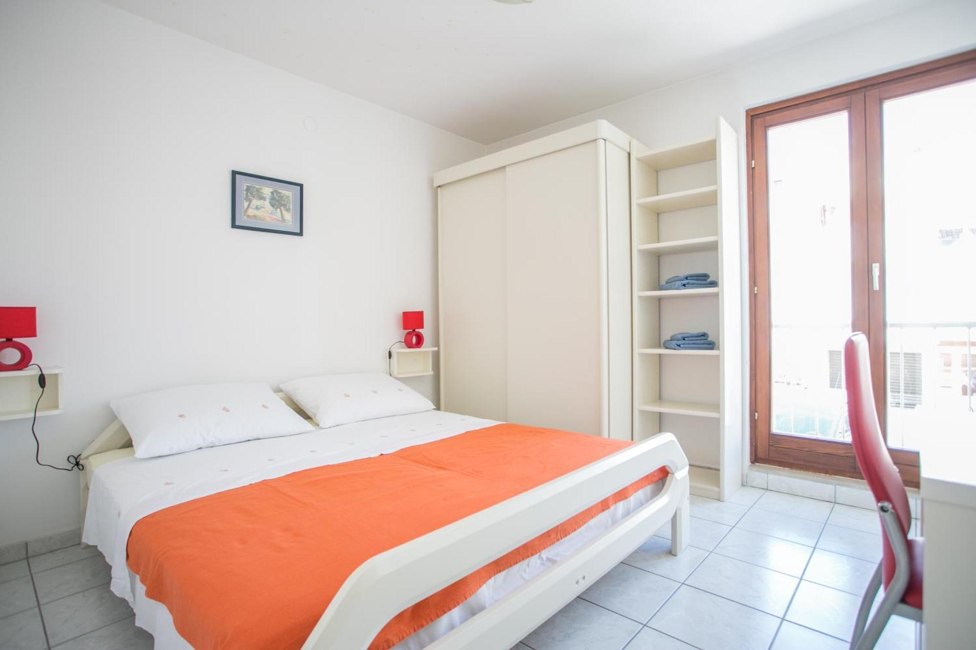 Sea View Apartment Reno W/Garage Split Bagian luar foto
