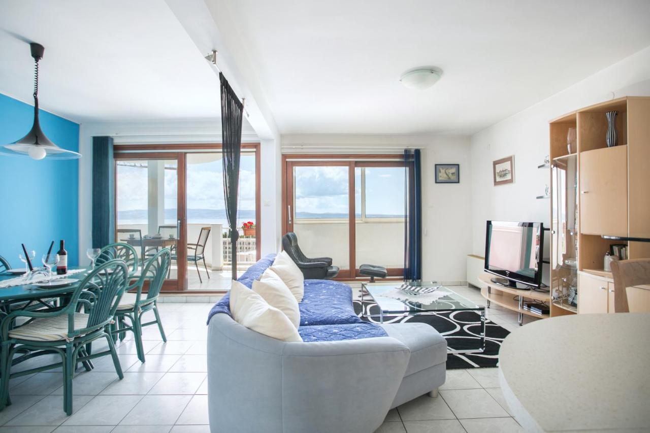 Sea View Apartment Reno W/Garage Split Bagian luar foto