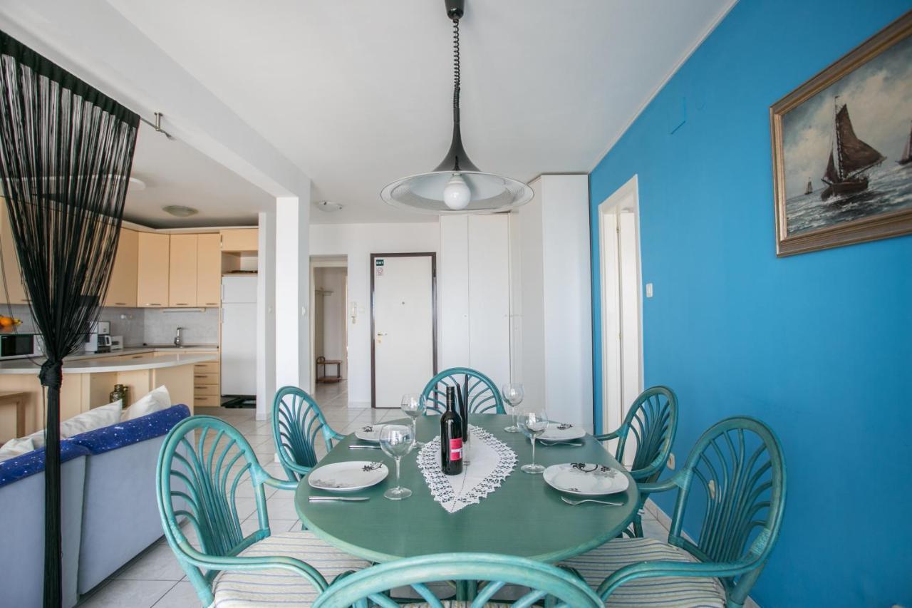 Sea View Apartment Reno W/Garage Split Bagian luar foto
